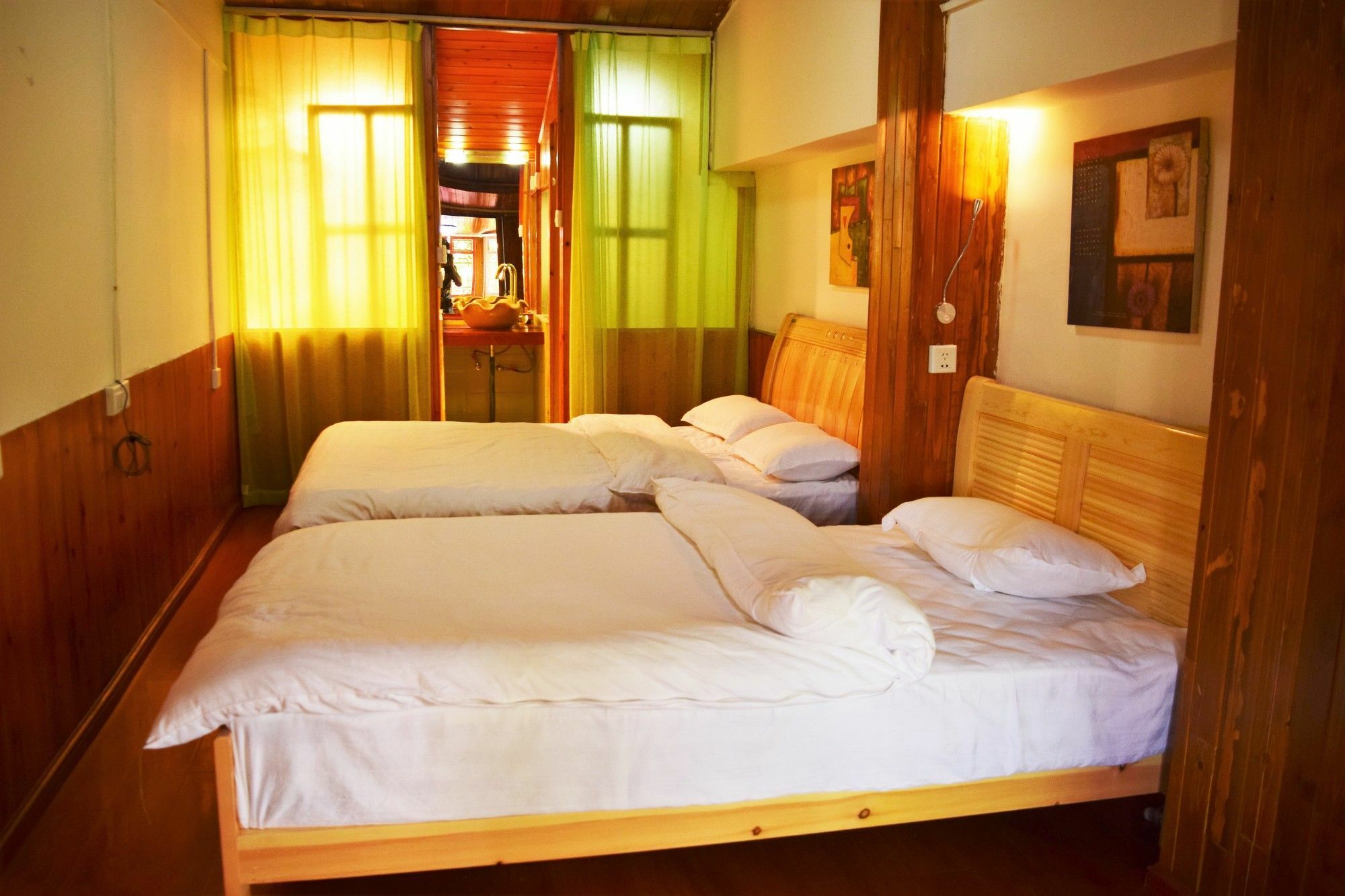 Runtong International Youth Hostel Lijiang  Luaran gambar