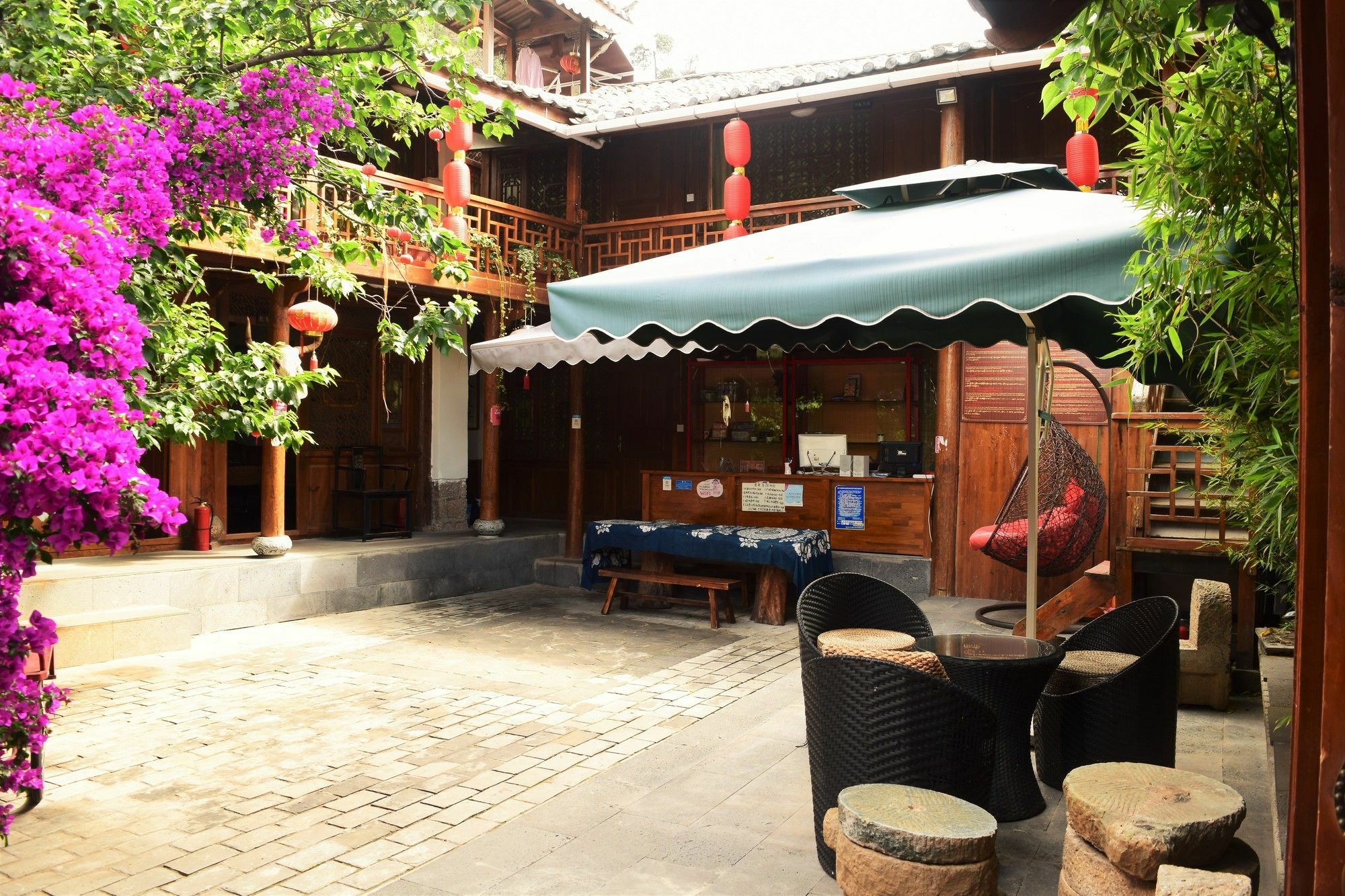 Runtong International Youth Hostel Lijiang  Luaran gambar
